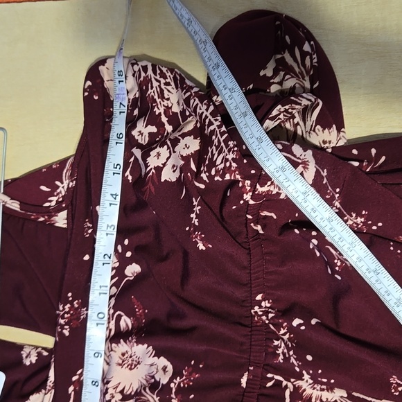 Stunning Floral Burgundy Jumpsuit Size Lg Adjustable Strap Wide Leg Tie Front - Picture 8 of 10